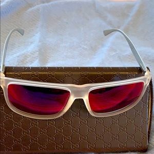 Men’s Gucci sunglasses